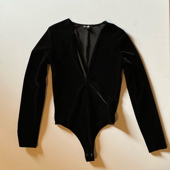 Express Black Deep V-Neck Velvet Bodysuit - Picture 2 of 5